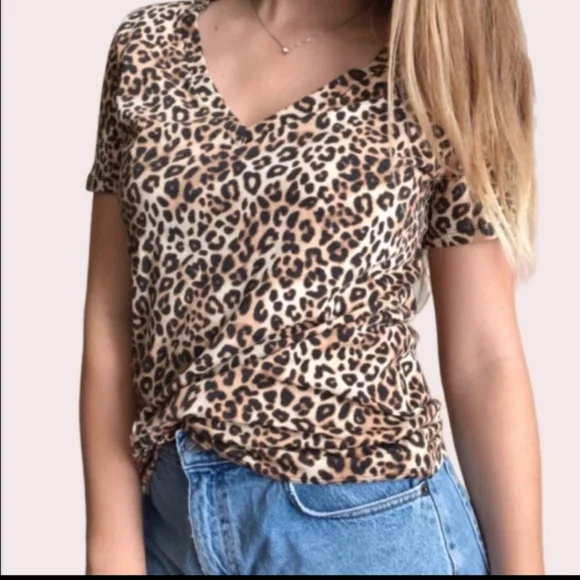 PINK VS leopard print animal print vneck short sleeve tee top size Small - Picture 2 of 7